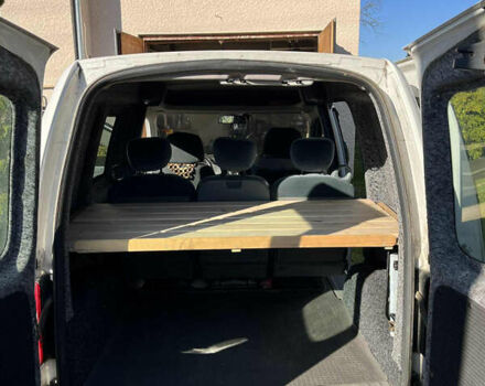 Белый Фольксваген Кадди, объемом двигателя 1.4 л и пробегом 204 тыс. км за 5400 $, фото 9 на Automoto.ua