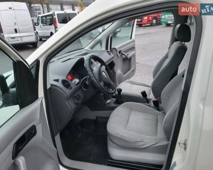 Белый Фольксваген Кадди, объемом двигателя 1.9 л и пробегом 226 тыс. км за 6600 $, фото 63 на Automoto.ua