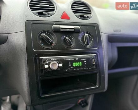 Белый Фольксваген Кадди, объемом двигателя 1.9 л и пробегом 346 тыс. км за 5200 $, фото 25 на Automoto.ua