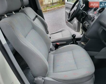 Белый Фольксваген Кадди, объемом двигателя 1.9 л и пробегом 226 тыс. км за 6600 $, фото 76 на Automoto.ua