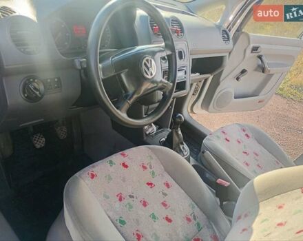 Белый Фольксваген Кадди, объемом двигателя 1.97 л и пробегом 159 тыс. км за 6000 $, фото 2 на Automoto.ua