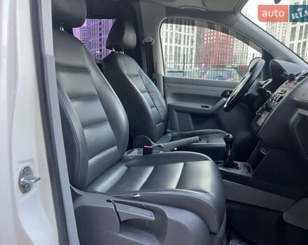 Белый Фольксваген Кадди, объемом двигателя 2 л и пробегом 225 тыс. км за 4950 $, фото 39 на Automoto.ua