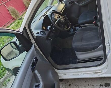 Белый Фольксваген Кадди, объемом двигателя 1.4 л и пробегом 222 тыс. км за 4799 $, фото 1 на Automoto.ua