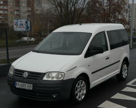 Белый Фольксваген Кадди, объемом двигателя 2 л и пробегом 300 тыс. км за 4950 $, фото 1 на Automoto.ua