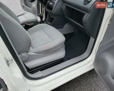 Белый Фольксваген Кадди, объемом двигателя 1.9 л и пробегом 226 тыс. км за 6600 $, фото 67 на Automoto.ua