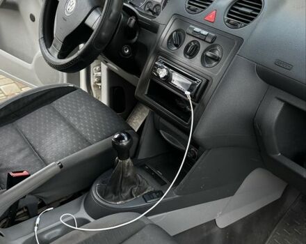 Белый Фольксваген Кадди, объемом двигателя 1.9 л и пробегом 207 тыс. км за 5500 $, фото 2 на Automoto.ua