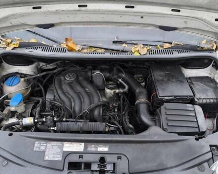 Белый Фольксваген Кадди, объемом двигателя 1.98 л и пробегом 332 тыс. км за 4000 $, фото 2 на Automoto.ua