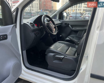 Белый Фольксваген Кадди, объемом двигателя 2 л и пробегом 225 тыс. км за 4950 $, фото 46 на Automoto.ua