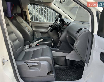 Белый Фольксваген Кадди, объемом двигателя 2 л и пробегом 225 тыс. км за 4950 $, фото 54 на Automoto.ua