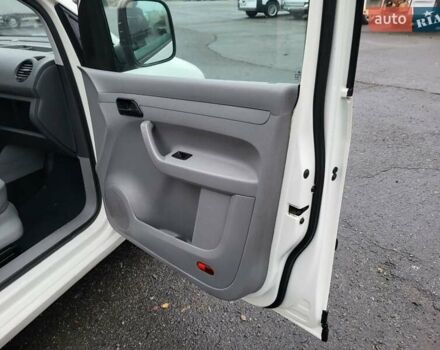 Белый Фольксваген Кадди, объемом двигателя 1.9 л и пробегом 226 тыс. км за 6600 $, фото 83 на Automoto.ua