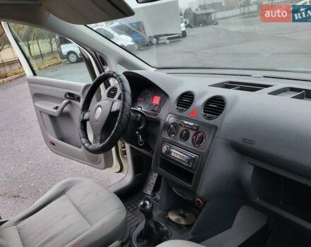 Белый Фольксваген Кадди, объемом двигателя 1.9 л и пробегом 226 тыс. км за 6600 $, фото 80 на Automoto.ua