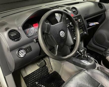 Белый Фольксваген Кадди, объемом двигателя 1.9 л и пробегом 258 тыс. км за 5800 $, фото 3 на Automoto.ua