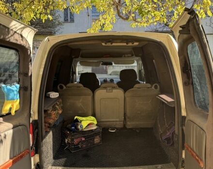 Белый Фольксваген Кадди, объемом двигателя 2 л и пробегом 400 тыс. км за 3800 $, фото 5 на Automoto.ua