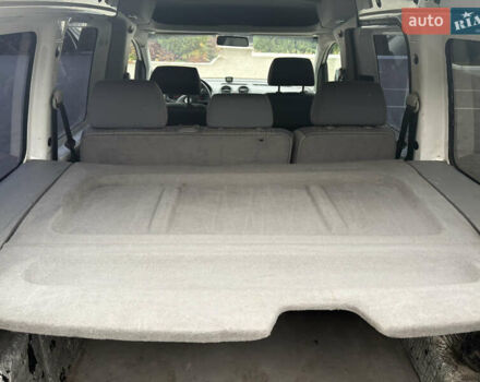 Белый Фольксваген Кадди, объемом двигателя 1.9 л и пробегом 423 тыс. км за 3999 $, фото 6 на Automoto.ua