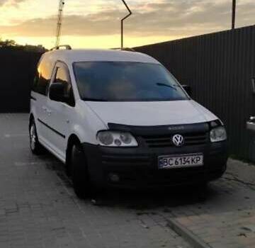 Белый Фольксваген Кадди, объемом двигателя 2 л и пробегом 388 тыс. км за 5500 $, фото 1 на Automoto.ua