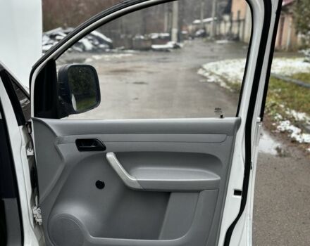 Белый Фольксваген Кадди, объемом двигателя 1.9 л и пробегом 337 тыс. км за 2350 $, фото 17 на Automoto.ua