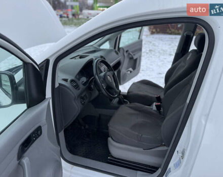 Белый Фольксваген Кадди, объемом двигателя 1.9 л и пробегом 240 тыс. км за 4550 $, фото 33 на Automoto.ua