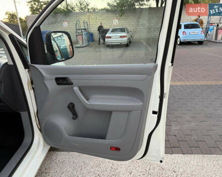 Белый Фольксваген Кадди, объемом двигателя 2 л и пробегом 250 тыс. км за 6500 $, фото 14 на Automoto.ua