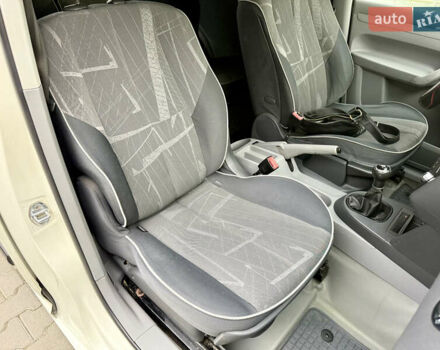 Фольксваген Кадди 2007 в Тернополе на Automoto.ua Белый Фольксваген Кадди, объемом двигателя 2 л и пробегом 257 тыс. км за 5799 $, фото 40 на Automoto.ua