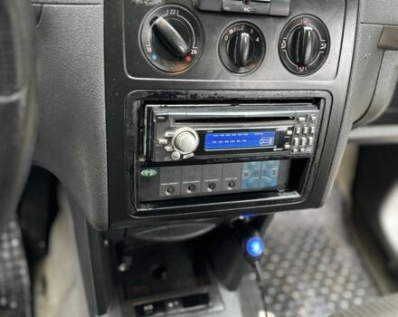 Белый Фольксваген Кадди, объемом двигателя 1.9 л и пробегом 337 тыс. км за 2350 $, фото 21 на Automoto.ua