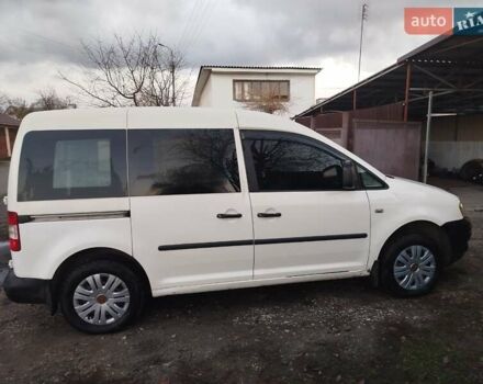 Белый Фольксваген Кадди, объемом двигателя 2 л и пробегом 380 тыс. км за 4980 $, фото 1 на Automoto.ua