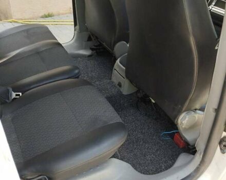 Белый Фольксваген Кадди, объемом двигателя 1.9 л и пробегом 365 тыс. км за 6000 $, фото 8 на Automoto.ua