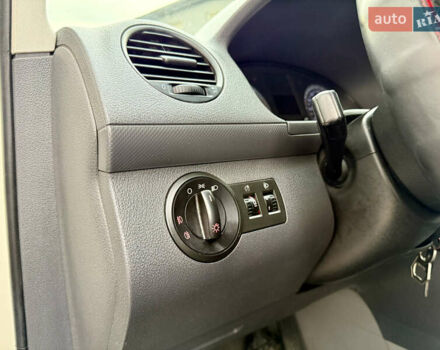 Фольксваген Кадди 2007 в Тернополе на Automoto.ua Белый Фольксваген Кадди, объемом двигателя 2 л и пробегом 257 тыс. км за 5799 $, фото 32 на Automoto.ua