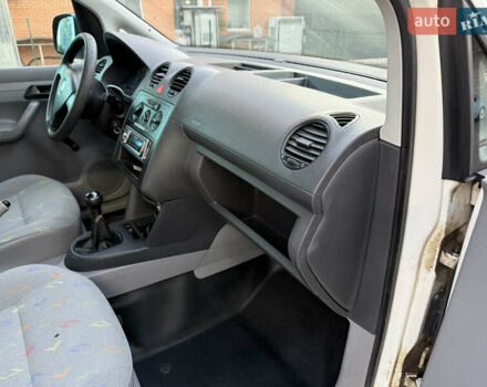 Белый Фольксваген Кадди, объемом двигателя 2 л и пробегом 250 тыс. км за 6500 $, фото 17 на Automoto.ua