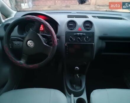 Белый Фольксваген Кадди, объемом двигателя 1.9 л и пробегом 348 тыс. км за 5100 $, фото 3 на Automoto.ua