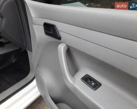 Білий Фольксваген Кадді, об'ємом двигуна 2 л та пробігом 232 тис. км за 5600 $, фото 13 на Automoto.ua