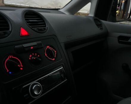 Белый Фольксваген Кадди, объемом двигателя 2 л и пробегом 262 тыс. км за 6100 $, фото 14 на Automoto.ua