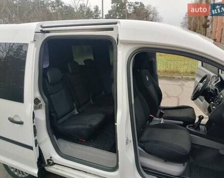 Белый Фольксваген Кадди, объемом двигателя 1.97 л и пробегом 279 тыс. км за 5500 $, фото 19 на Automoto.ua
