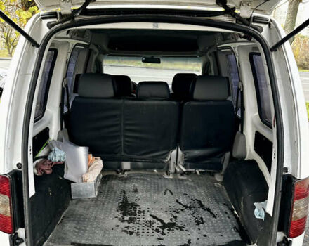 Белый Фольксваген Кадди, объемом двигателя 1.6 л и пробегом 295 тыс. км за 4200 $, фото 9 на Automoto.ua