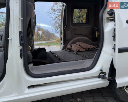 Білий Фольксваген Кадді, об'ємом двигуна 1.97 л та пробігом 462 тис. км за 5650 $, фото 20 на Automoto.ua