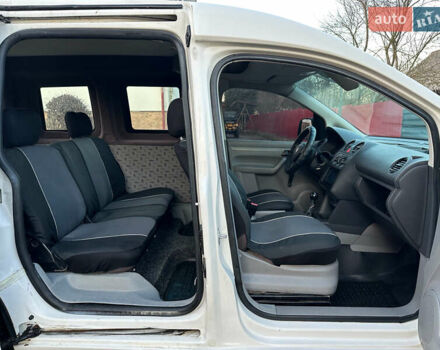 Белый Фольксваген Кадди, объемом двигателя 1.9 л и пробегом 240 тыс. км за 5200 $, фото 19 на Automoto.ua