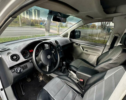 Белый Фольксваген Кадди, объемом двигателя 1.6 л и пробегом 295 тыс. км за 4200 $, фото 11 на Automoto.ua