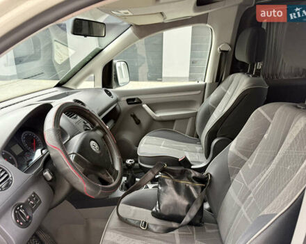 Фольксваген Кадди 2007 в Тернополе на Automoto.ua Белый Фольксваген Кадди, объемом двигателя 2 л и пробегом 257 тыс. км за 5799 $, фото 31 на Automoto.ua