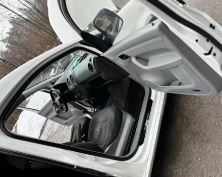 Белый Фольксваген Кадди, объемом двигателя 1.9 л и пробегом 337 тыс. км за 2350 $, фото 19 на Automoto.ua