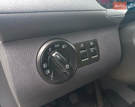 Белый Фольксваген Кадди, объемом двигателя 1.9 л и пробегом 413 тыс. км за 4200 $, фото 18 на Automoto.ua