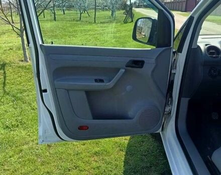 Белый Фольксваген Кадди, объемом двигателя 2 л и пробегом 360 тыс. км за 6900 $, фото 4 на Automoto.ua