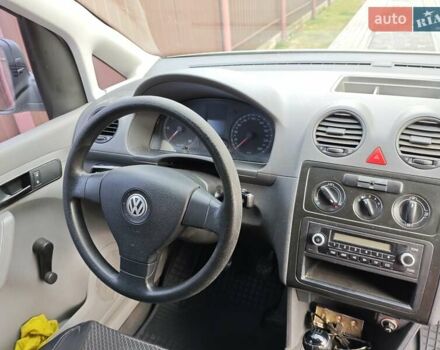 Белый Фольксваген Кадди, объемом двигателя 2 л и пробегом 279 тыс. км за 4800 $, фото 5 на Automoto.ua