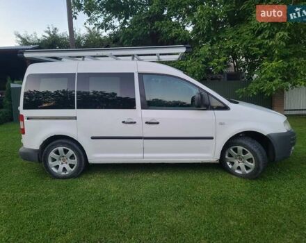 Белый Фольксваген Кадди, объемом двигателя 1.9 л и пробегом 465 тыс. км за 5800 $, фото 2 на Automoto.ua