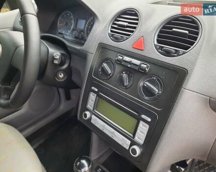 Білий Фольксваген Кадді, об'ємом двигуна 2 л та пробігом 232 тис. км за 5600 $, фото 17 на Automoto.ua