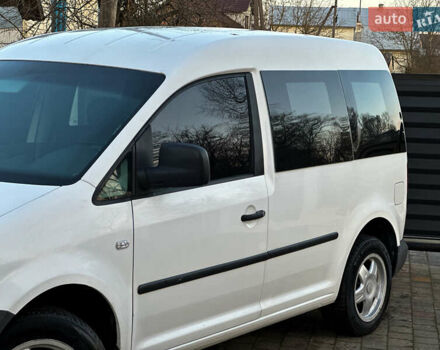 Белый Фольксваген Кадди, объемом двигателя 1.9 л и пробегом 240 тыс. км за 5200 $, фото 3 на Automoto.ua