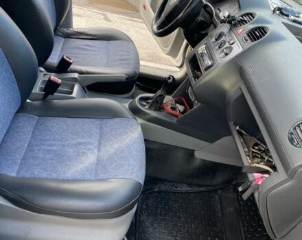 Белый Фольксваген Кадди, объемом двигателя 1.4 л и пробегом 313 тыс. км за 5700 $, фото 5 на Automoto.ua