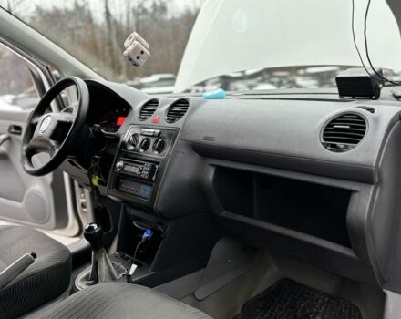 Белый Фольксваген Кадди, объемом двигателя 1.9 л и пробегом 337 тыс. км за 2350 $, фото 18 на Automoto.ua