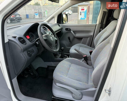 Белый Фольксваген Кадди, объемом двигателя 2 л и пробегом 250 тыс. км за 6500 $, фото 2 на Automoto.ua