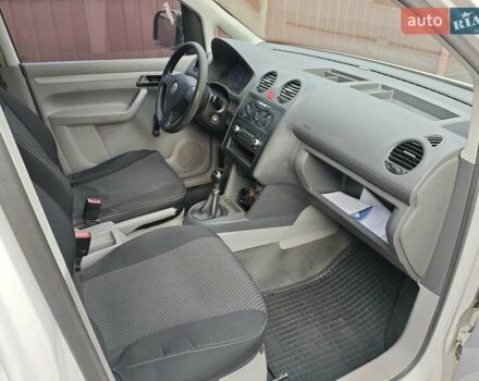 Белый Фольксваген Кадди, объемом двигателя 2 л и пробегом 279 тыс. км за 4800 $, фото 2 на Automoto.ua