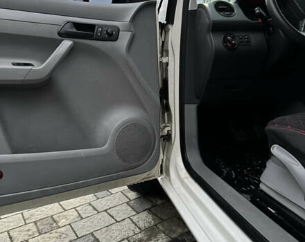 Белый Фольксваген Кадди, объемом двигателя 1.97 л и пробегом 252 тыс. км за 7600 $, фото 14 на Automoto.ua