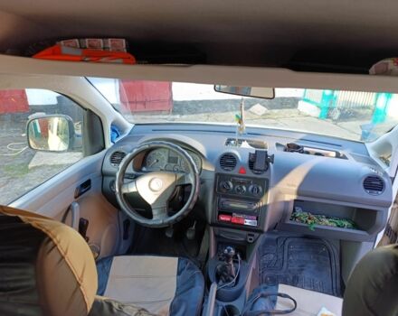 Белый Фольксваген Кадди, объемом двигателя 2 л и пробегом 250 тыс. км за 6000 $, фото 5 на Automoto.ua